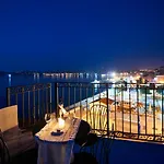 Old Town Splendid Apartments By Irundo